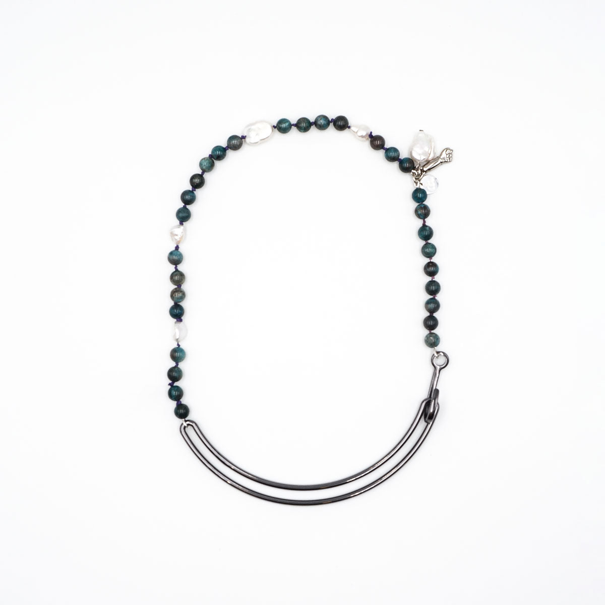 Hook green tones necklace